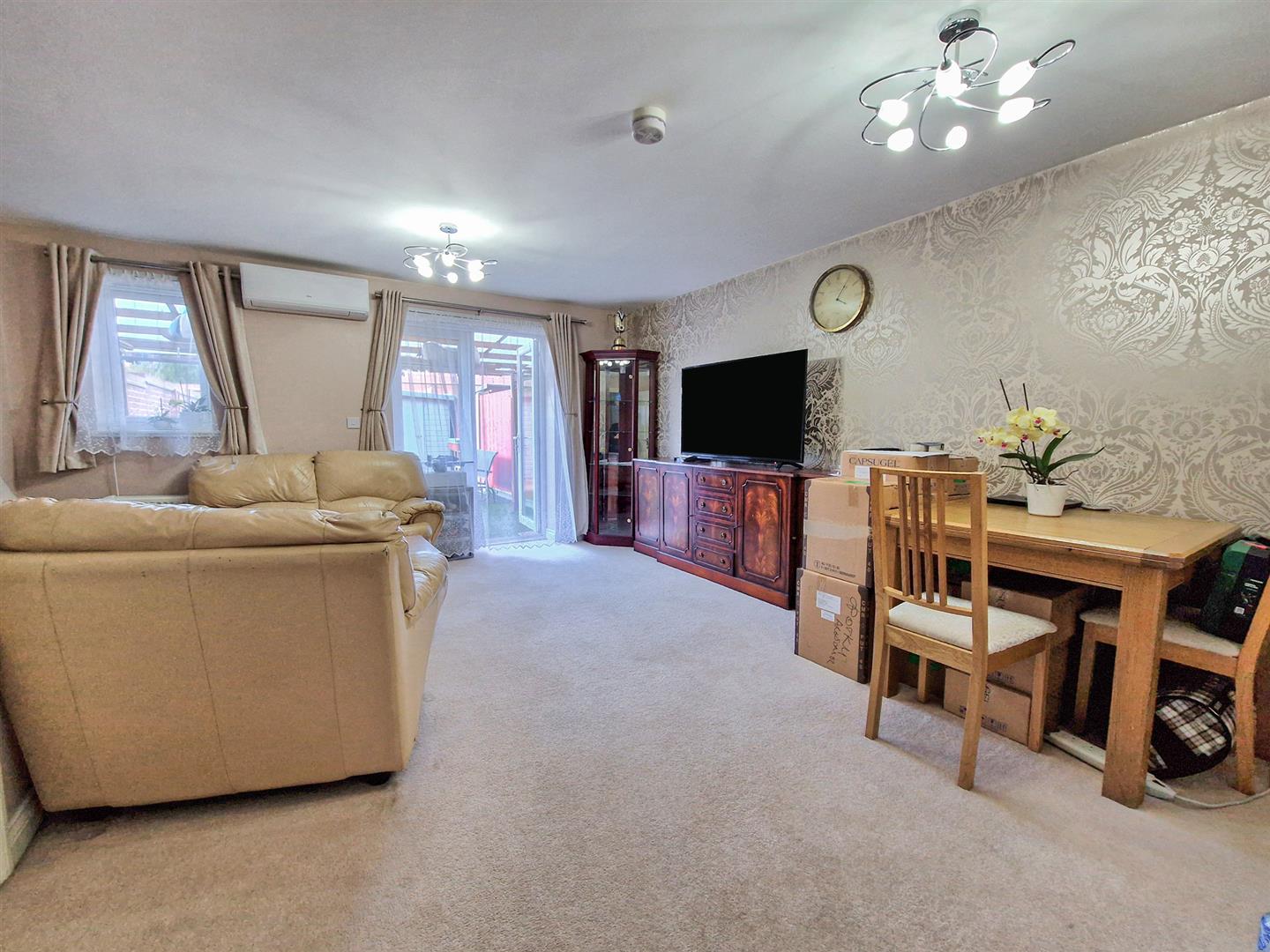4 bed property in Saxon Way, Bedford